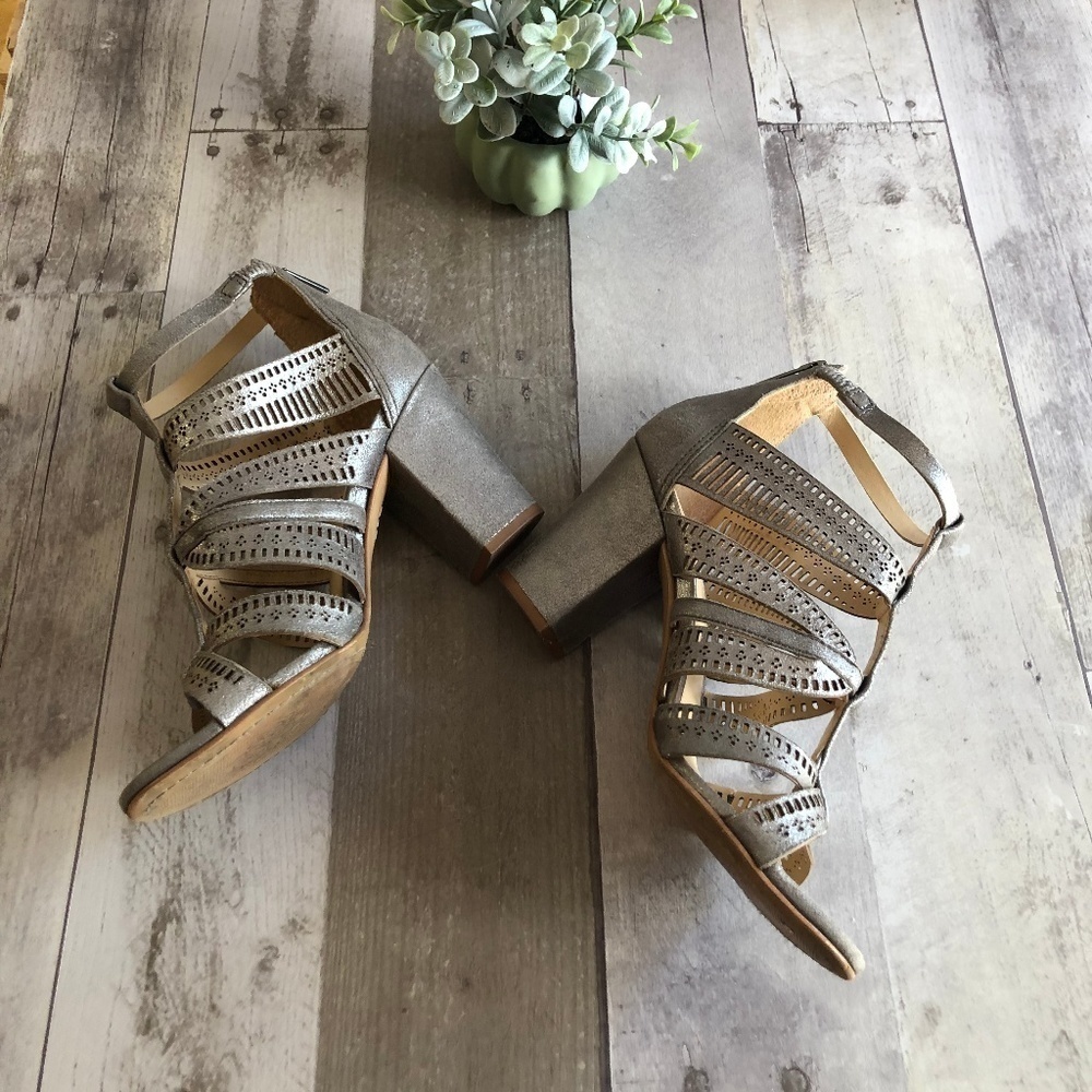 Vince Camuto Pewter Heel Sandals Size 6 - Picture 5 of 8